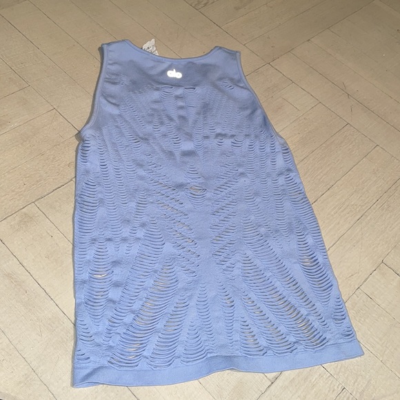 ALO Yoga Vixen Cutout Seamless Tank Top in Light Blue - Picture 7 of 10